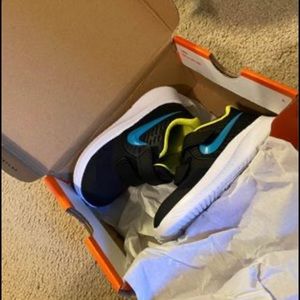 Mike baby boy shoes size 7 brand new!